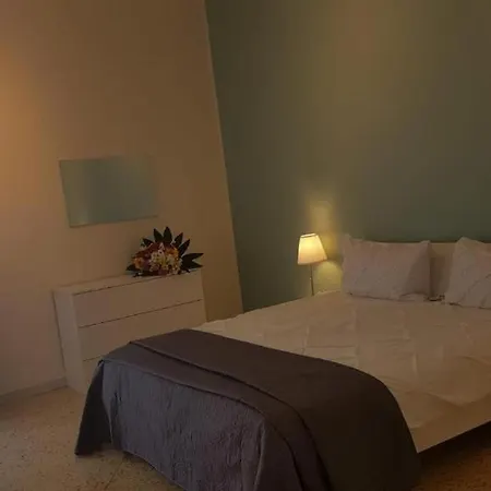 ゲストハウス Residenze Benedetto Croce バーリ
