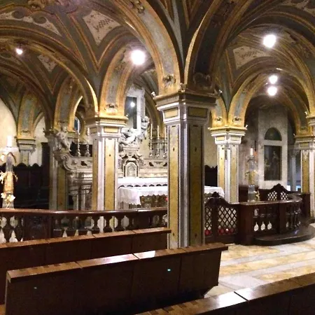 Residenze Benedetto Croce 3* בארי